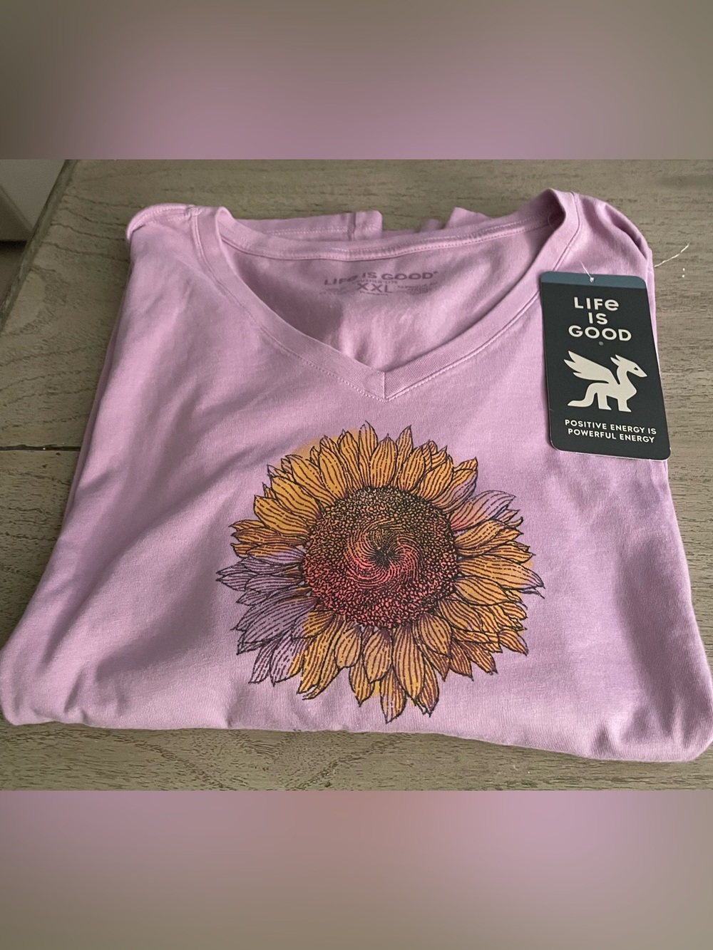 Life Is Good Lavender V‑Neck Tee with Sunflower Print women’s xxlarge